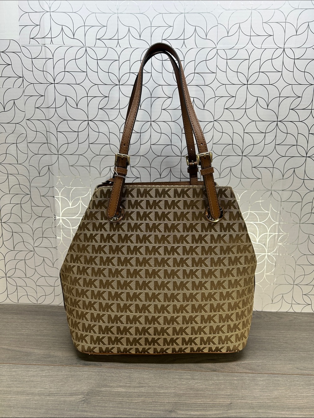 8735 NWT Michael Kors Brown MK Signature Tote Bag - Picture 2 of 11